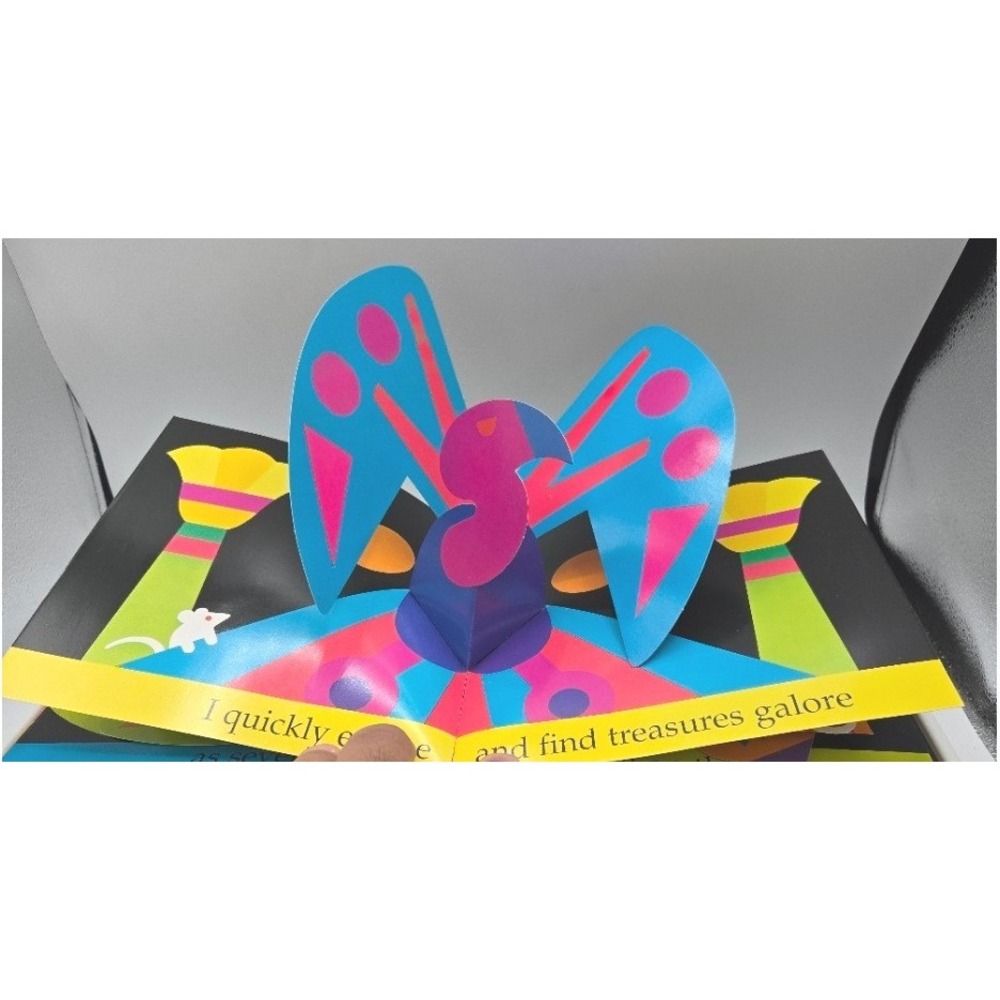 The Mummy's Tomb: A Pop-Up Book by Robert Sabuda - Picture 4 of 8